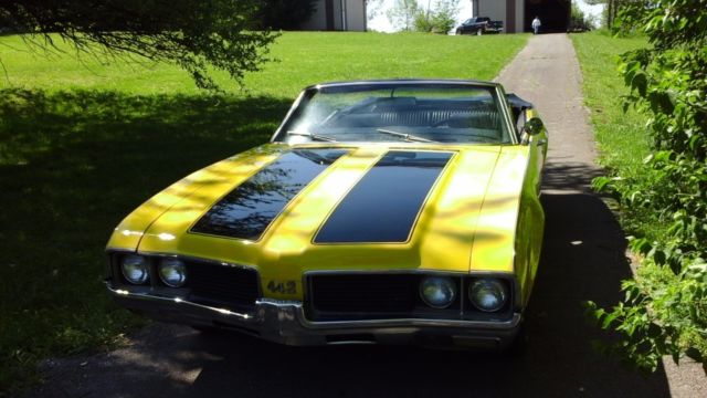 1969 Yellow Oldsmobile 442 Convertible