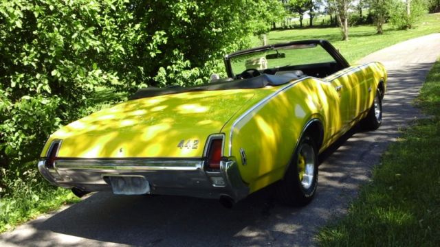 1969 Yellow Oldsmobile 442 Convertible