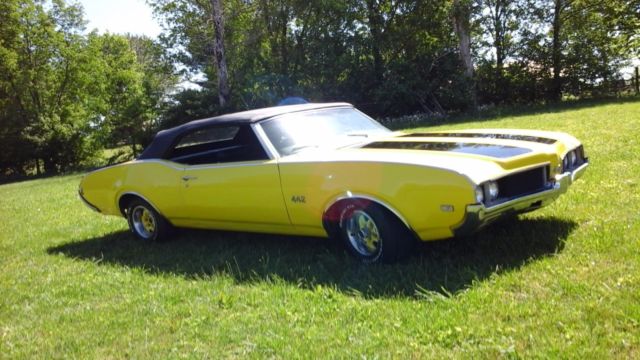 1969 Yellow Oldsmobile 442 Convertible