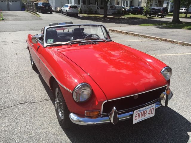 1970 Red MG MGB Convertible