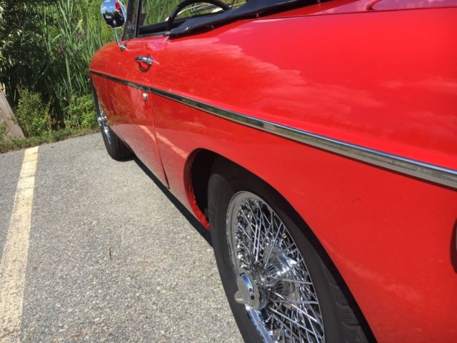 1970 Red MG MGB Convertible
