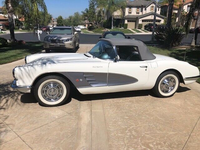 1959 White Chevrolet Corvette Convertible
