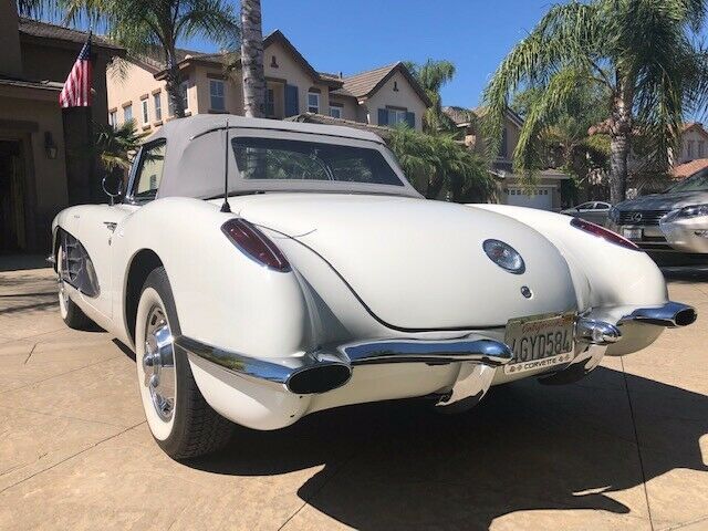 1959 White Chevrolet Corvette Convertible
