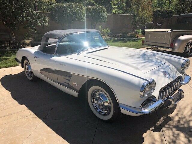 1959 White Chevrolet Corvette Convertible