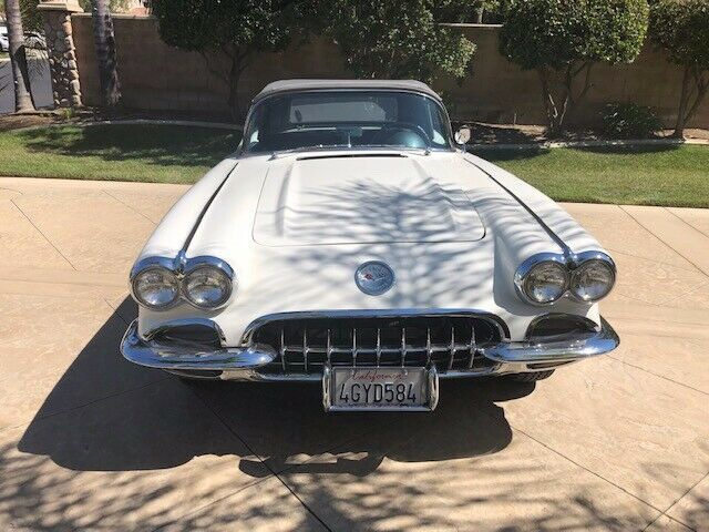 1959 White Chevrolet Corvette Convertible