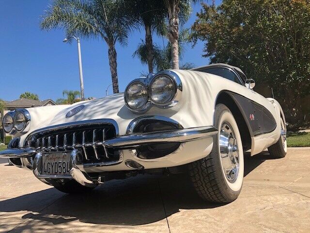 1959 White Chevrolet Corvette Convertible