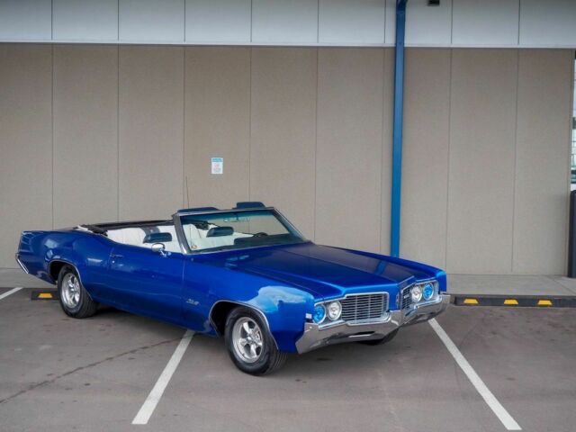 1969 Blue Oldsmobile Eighty-Eight --