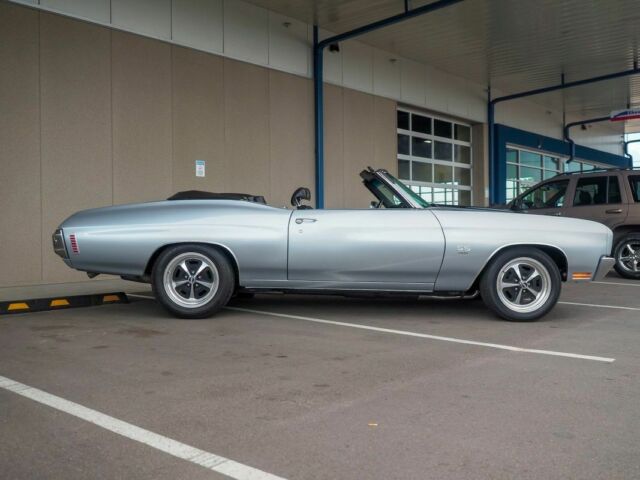 1970 Silver Chevrolet Chevelle --