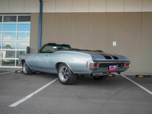 1970 Silver Chevrolet Chevelle --