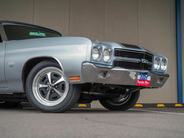 1970 Silver Chevrolet Chevelle --