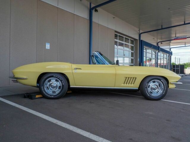 1967 Yellow Chevrolet Corvette --