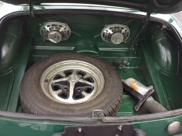 1976 British racing green MG MGB Convertible