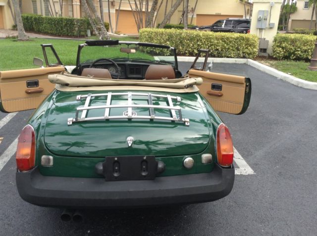 1976 British racing green MG MGB Convertible