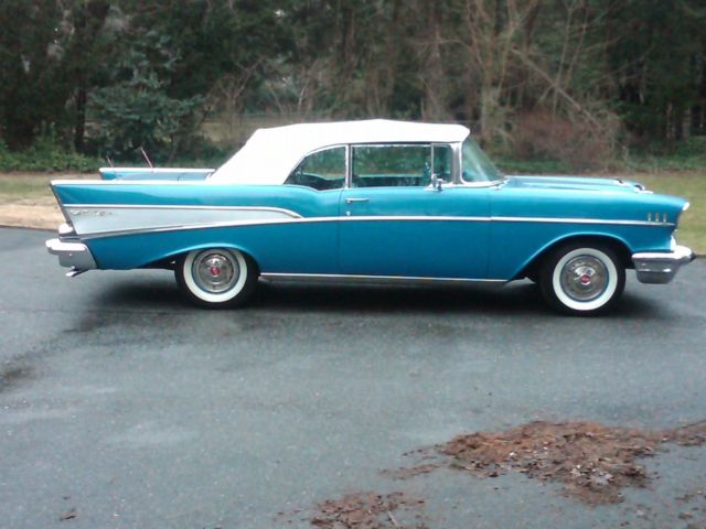1957 Blue Chevrolet Bel Air/150/210 Convertible