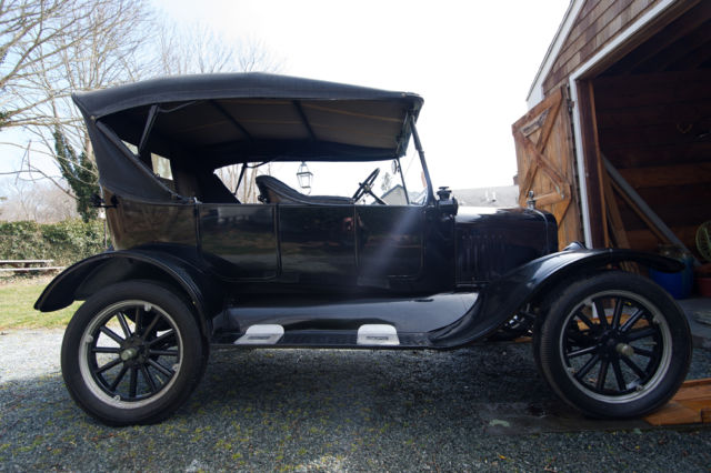 1925 Black Ford Model T Convertible