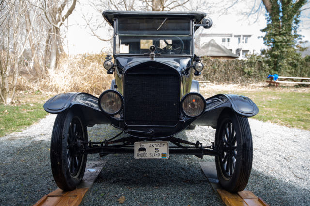 1925 Black Ford Model T Convertible