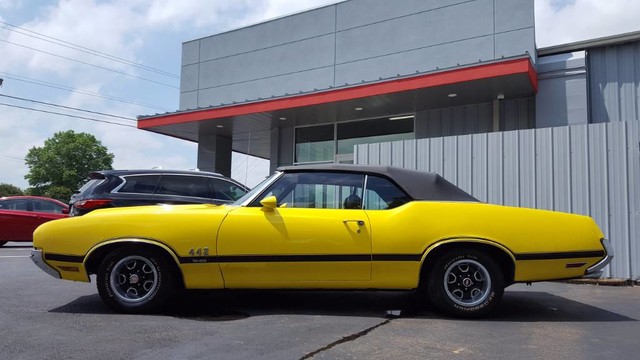 1970 Yellow Oldsmobile 442 W-30 Convertible