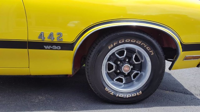 1970 Yellow Oldsmobile 442 W-30 Convertible