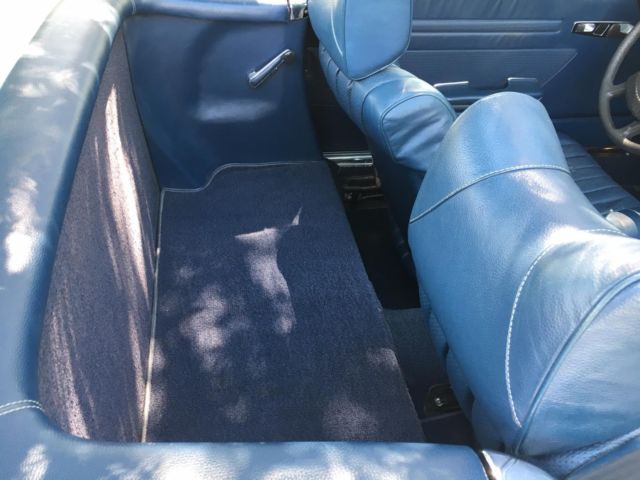 1977 Dove White Mercedes-Benz SL-Class Coupe/Convertible