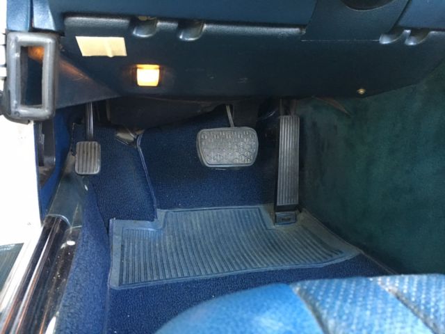 1977 Dove White Mercedes-Benz SL-Class Coupe/Convertible