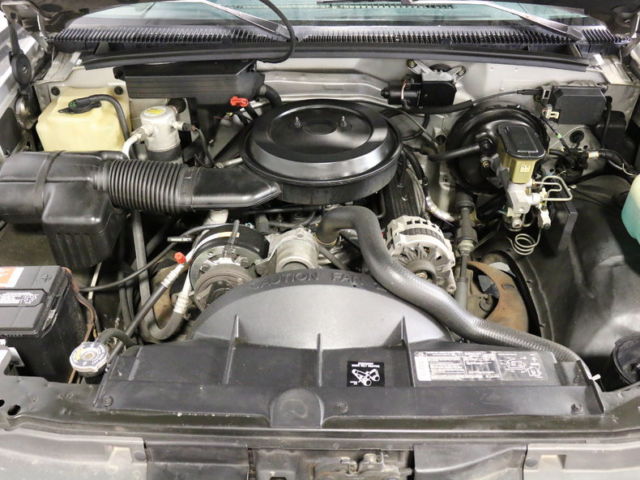 1993 Silver Chevrolet C/K Pickup 1500 Pickup (Truck)