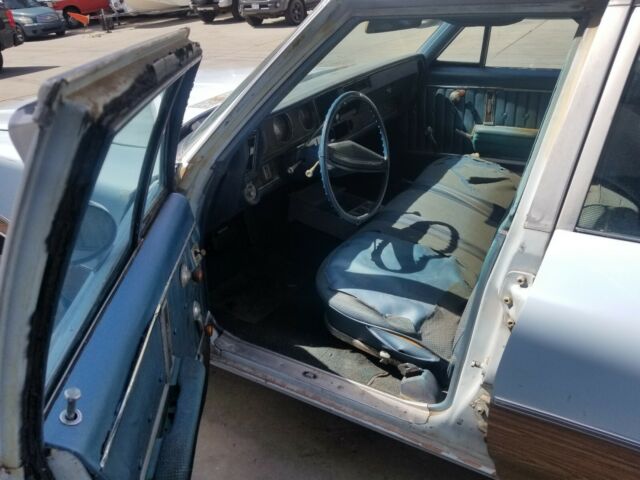 1970 Blue Oldsmobile Vista Cruiser Wagon