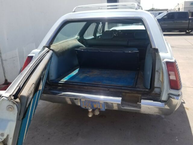 1970 Blue Oldsmobile Vista Cruiser Wagon