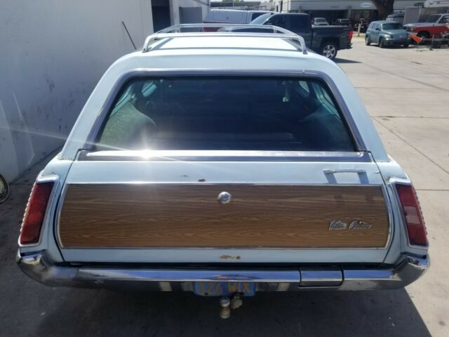 1970 Blue Oldsmobile Vista Cruiser Wagon