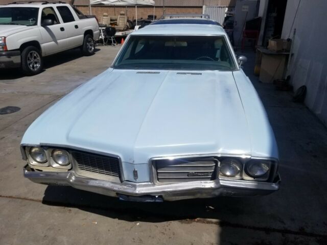 1970 Blue Oldsmobile Vista Cruiser Wagon