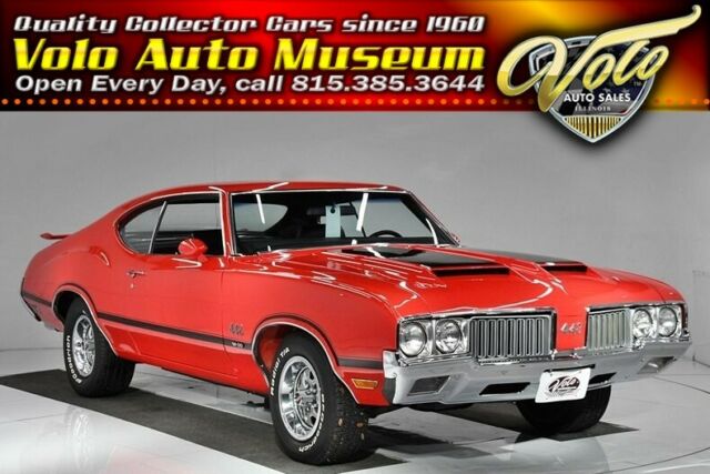 1970 Red Oldsmobile 442 Hardtop