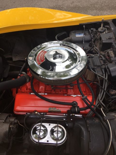 1969 YELLOW Chevrolet Corvette Coupe