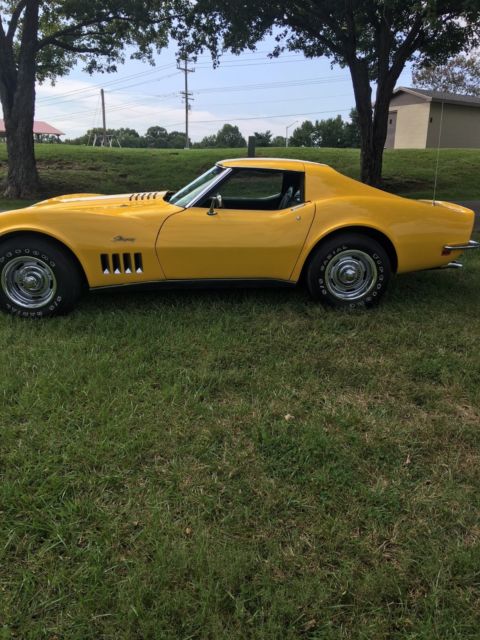 1969 YELLOW Chevrolet Corvette Coupe
