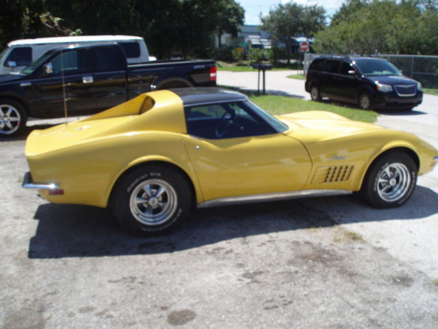 1972 Yellow Chevrolet Corvette Coupe
