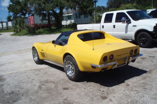 1972 Yellow Chevrolet Corvette Coupe