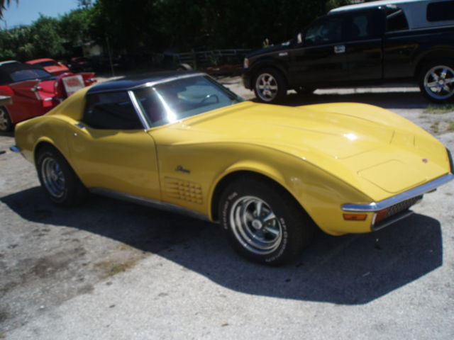1972 Yellow Chevrolet Corvette Coupe