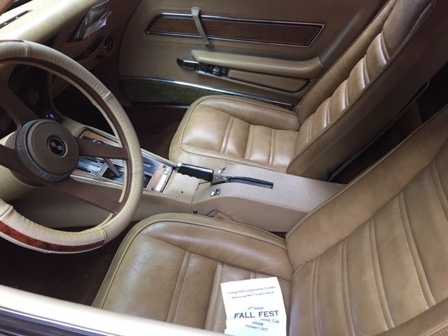 1976 Orange Chevrolet Corvette Coupe