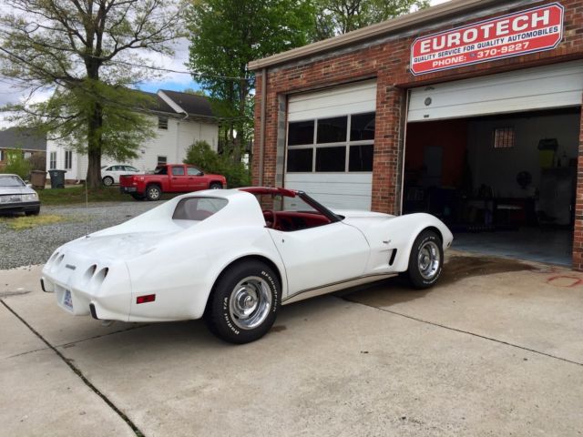 1977 White Chevrolet Corvette