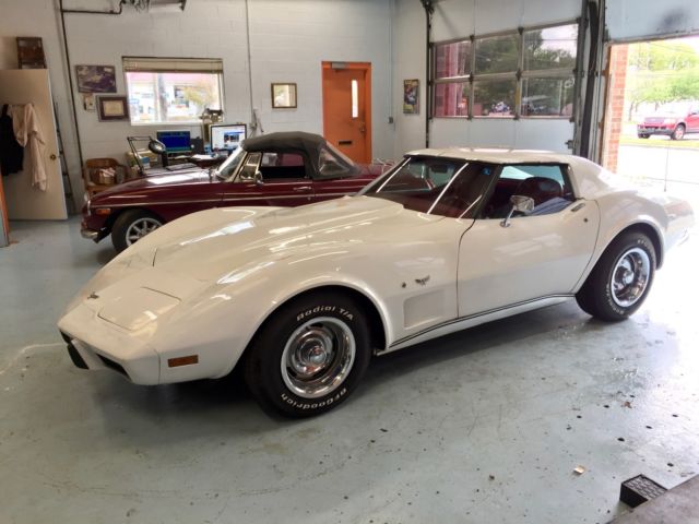 1977 White Chevrolet Corvette