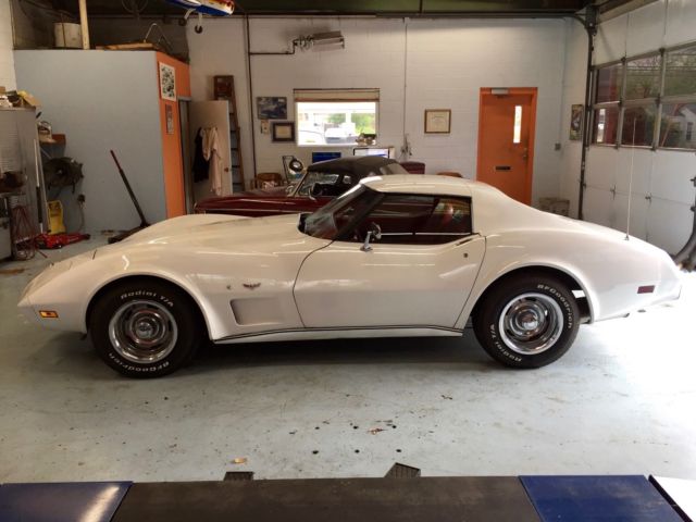 1977 White Chevrolet Corvette