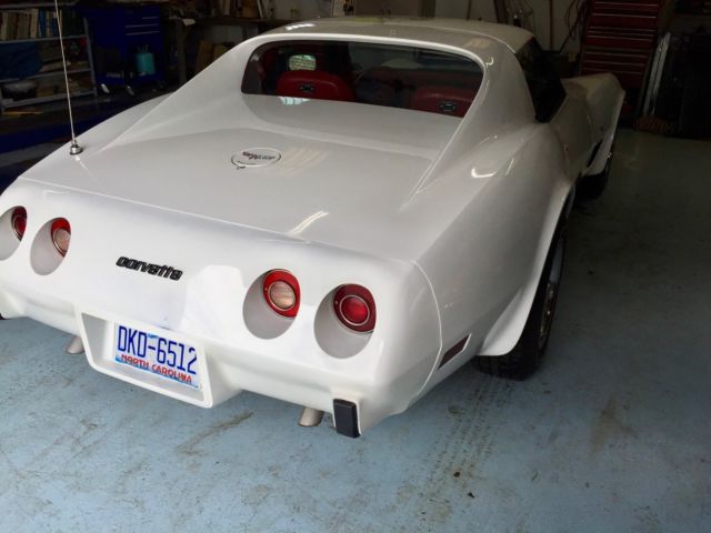 1977 White Chevrolet Corvette