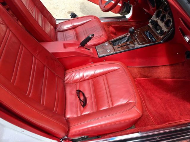 1977 White Chevrolet Corvette