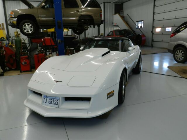 1981 White Chevrolet Corvette