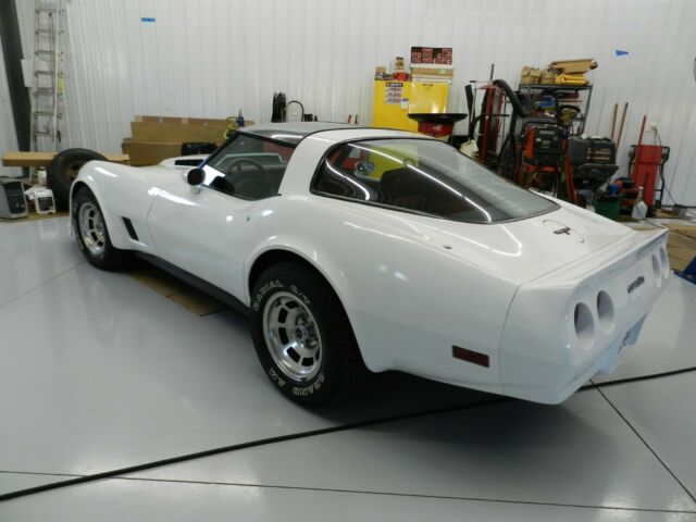 1981 White Chevrolet Corvette