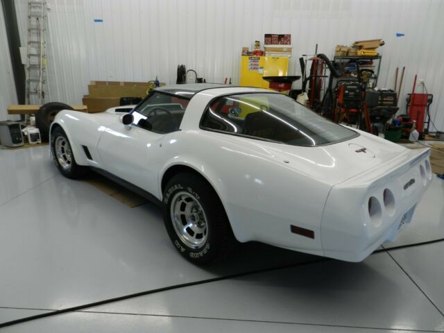 1981 White Chevrolet Corvette