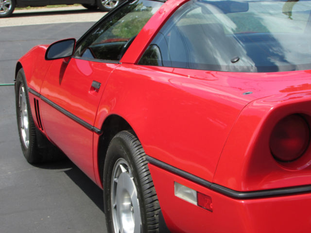 1987 Red Chevrolet Corvette Hatchback