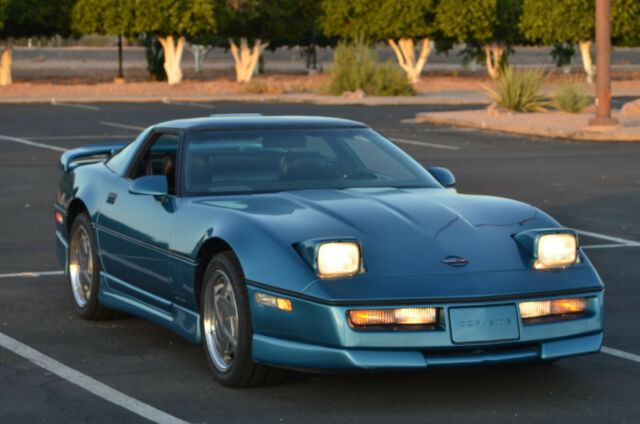 1989 Blue Chevrolet Corvette Coupe