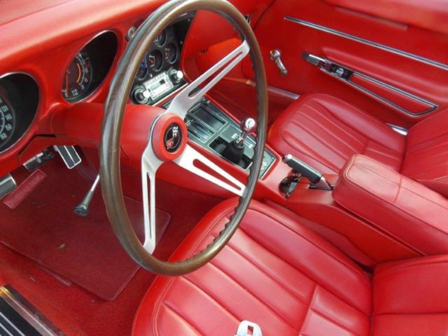 1968 White Chevrolet Corvette Coupe