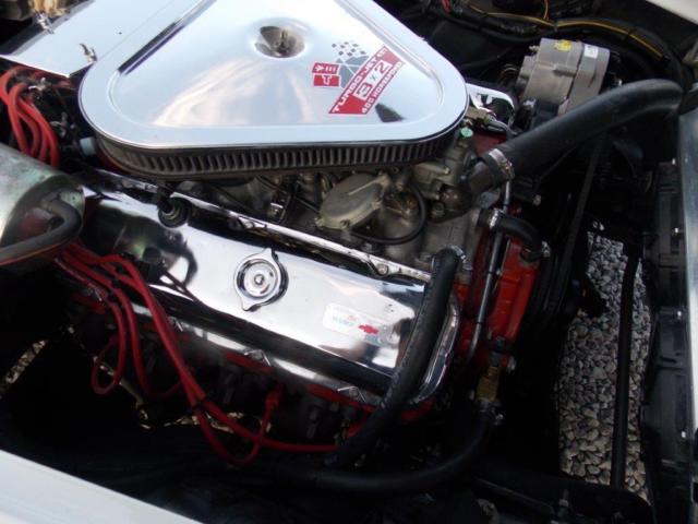 1968 White Chevrolet Corvette Coupe