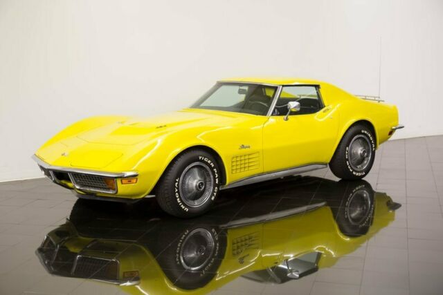 1972 Yellow Chevrolet Corvette Coupe