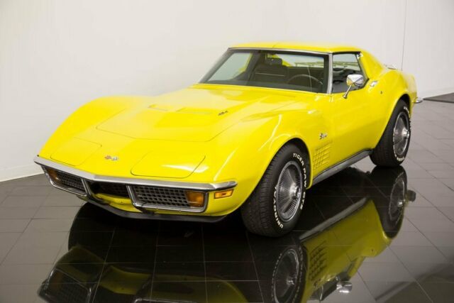 1972 Yellow Chevrolet Corvette Coupe